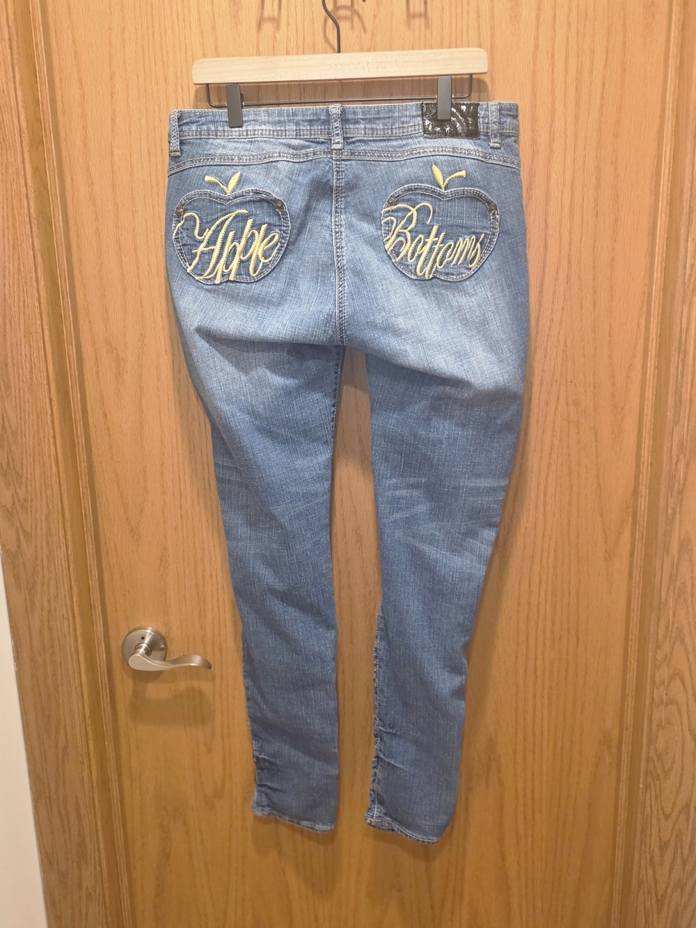 Y2K Apple Bottoms Light Blue Skinny Jeans with Gold Embroidered Back Pockets